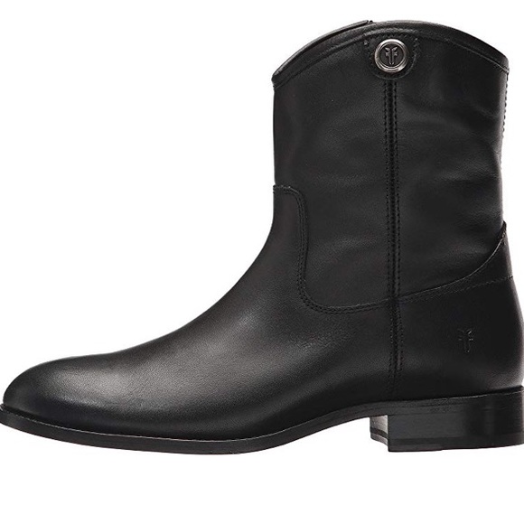 Frye Melissa Button Short 2 size 6 B - Picture 2 of 7